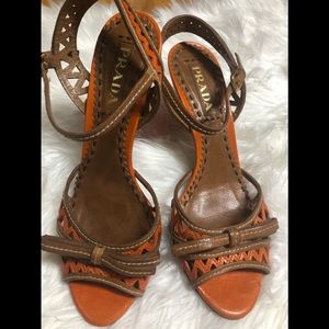 🍑🍊PRADA LASER CUT BOW SANDALS🌻